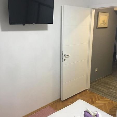 Apartments Sara 슬라티네 외부 사진