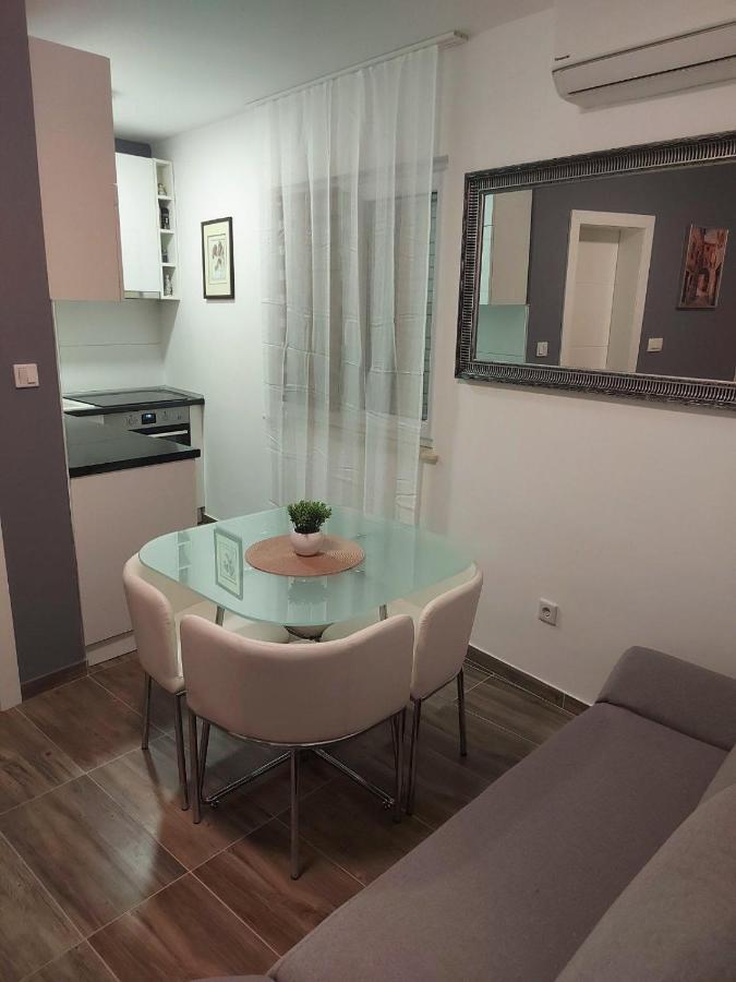 Apartments Sara 슬라티네 외부 사진