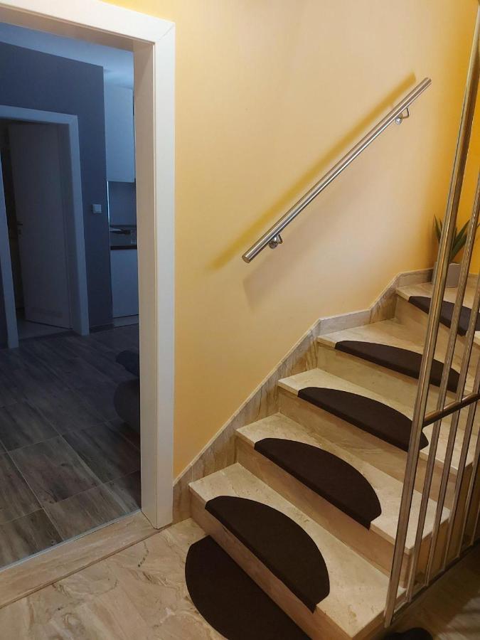 Apartments Sara 슬라티네 외부 사진