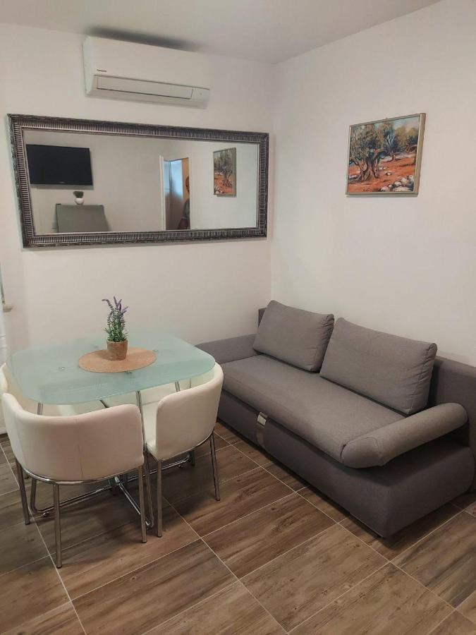 Apartments Sara 슬라티네 외부 사진