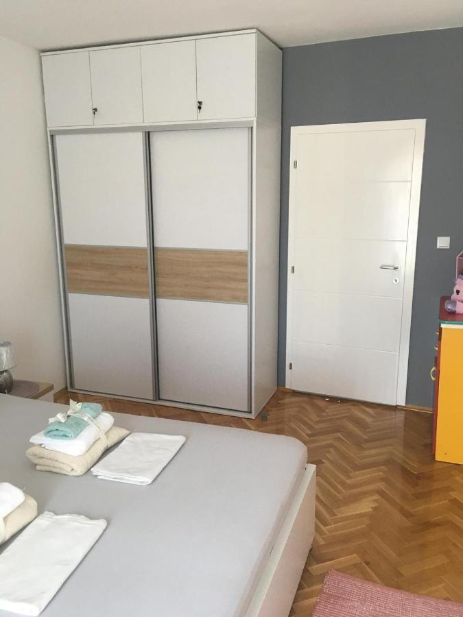 Apartments Sara 슬라티네 외부 사진